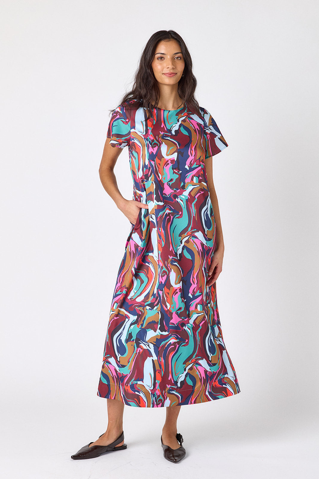 Color Current tent-style short sleeve dress on model – CROSBY by Mollie Burch