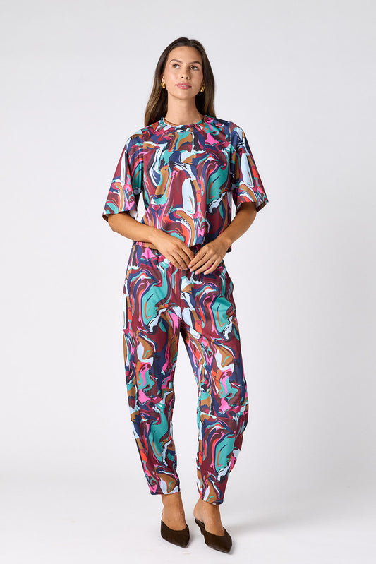 Color Current relaxed fit barrel pant on model – CROSBY by Mollie Burch