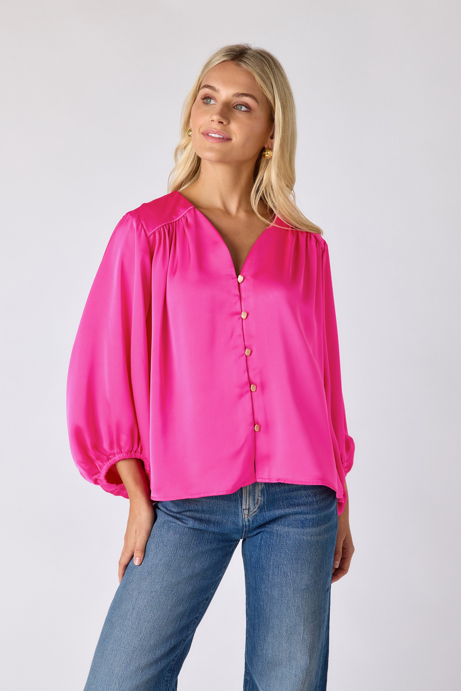 週末価格 ella selectshop balloon hem blouse Nellie Blouse — V-Neck Balloon Sleeve Top | CROSBY by Mollie Burch