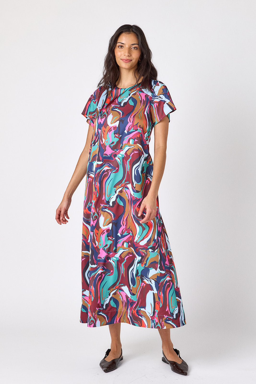 Color Current tent-style short sleeve dress on model – CROSBY by Mollie Burch