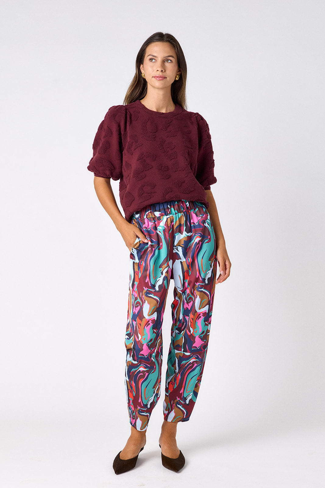 Color Current relaxed fit barrel pant on model – CROSBY by Mollie Burch