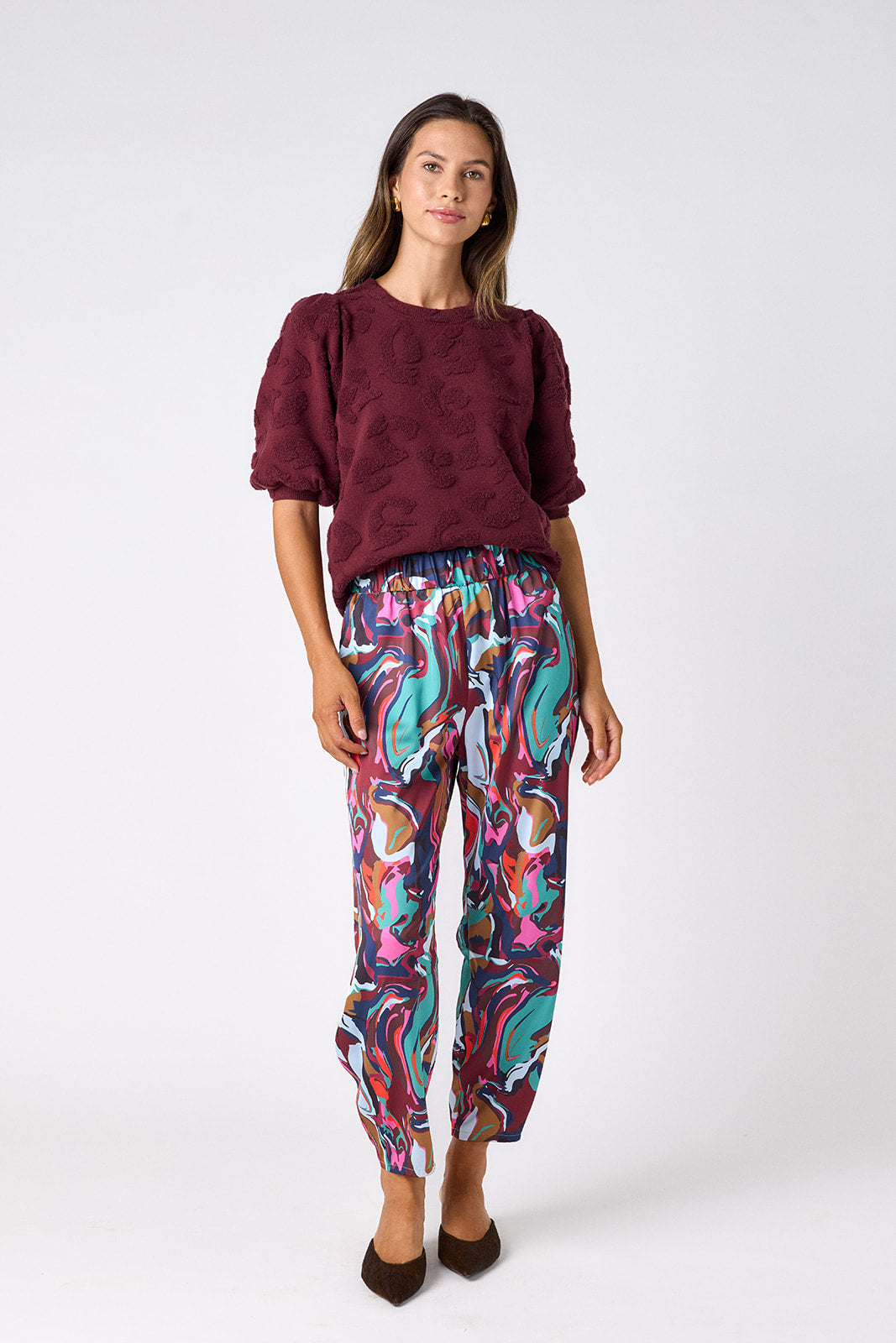 Color Current relaxed fit barrel pant on model – CROSBY by Mollie Burch