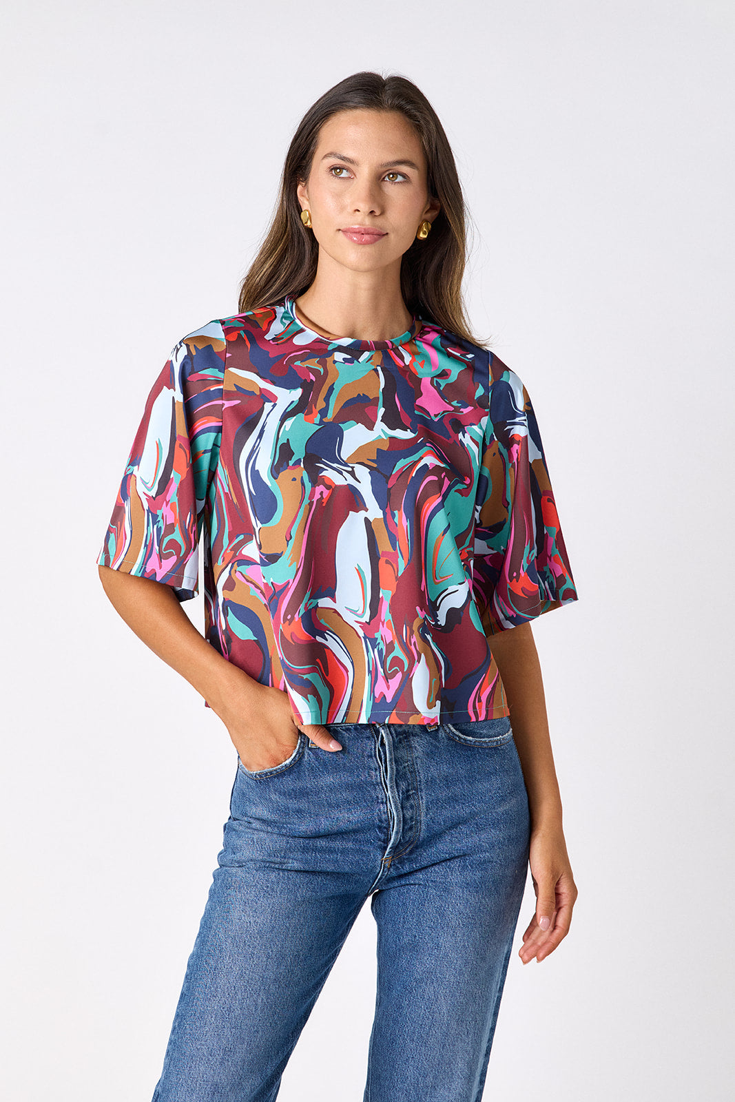 Color Current boxy cropped tee on model – CROSBY by Mollie Burch