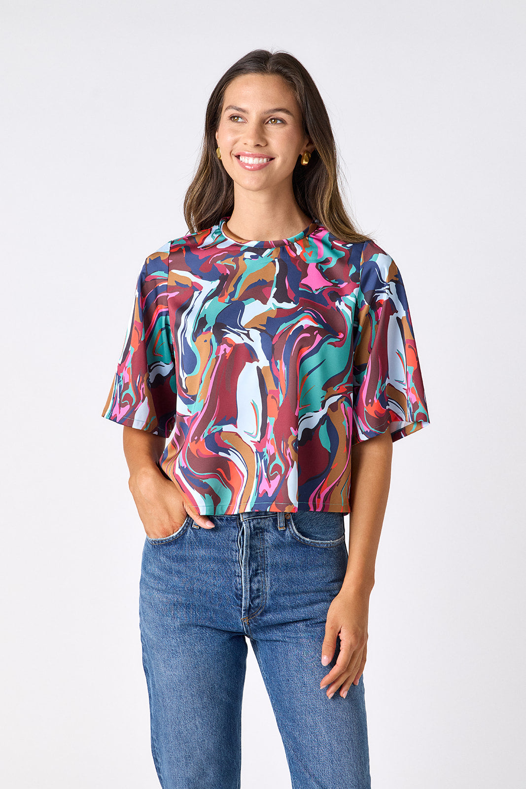 Color Current boxy cropped tee on model – CROSBY by Mollie Burch