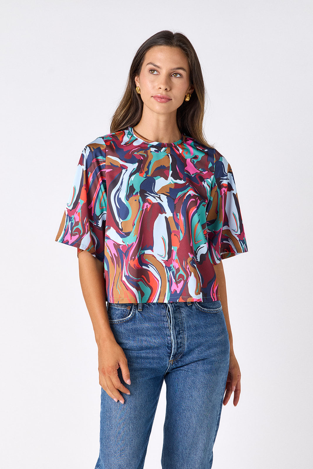 Color Current boxy cropped tee on model – CROSBY by Mollie Burch