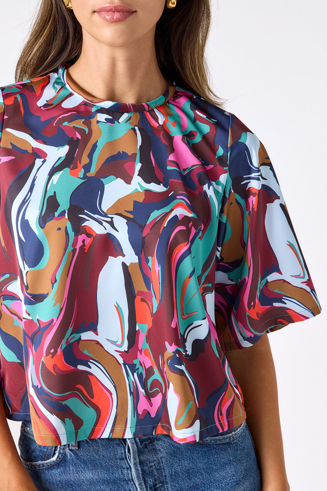 Color Current boxy cropped tee on model – CROSBY by Mollie Burch